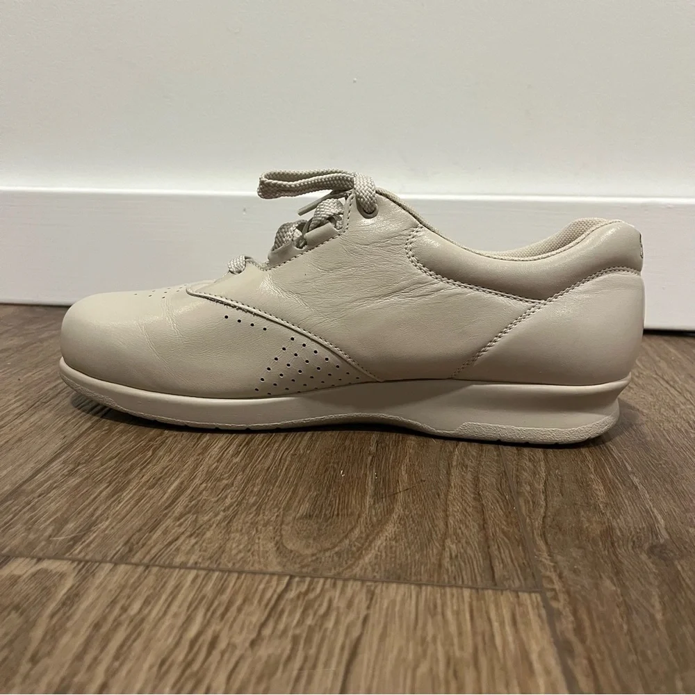 SAS Tan Comfort Shoes Women's Size 8